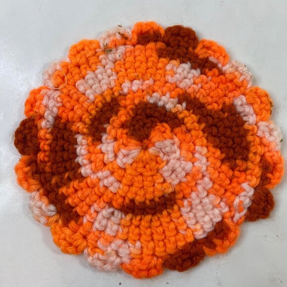 Set of 3 Vintage Handmade Crocheted Orange Brown Spiral Scalloped Edge Coasters - Picture 10 of 11